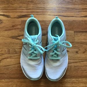 New Balance 711 sneakers